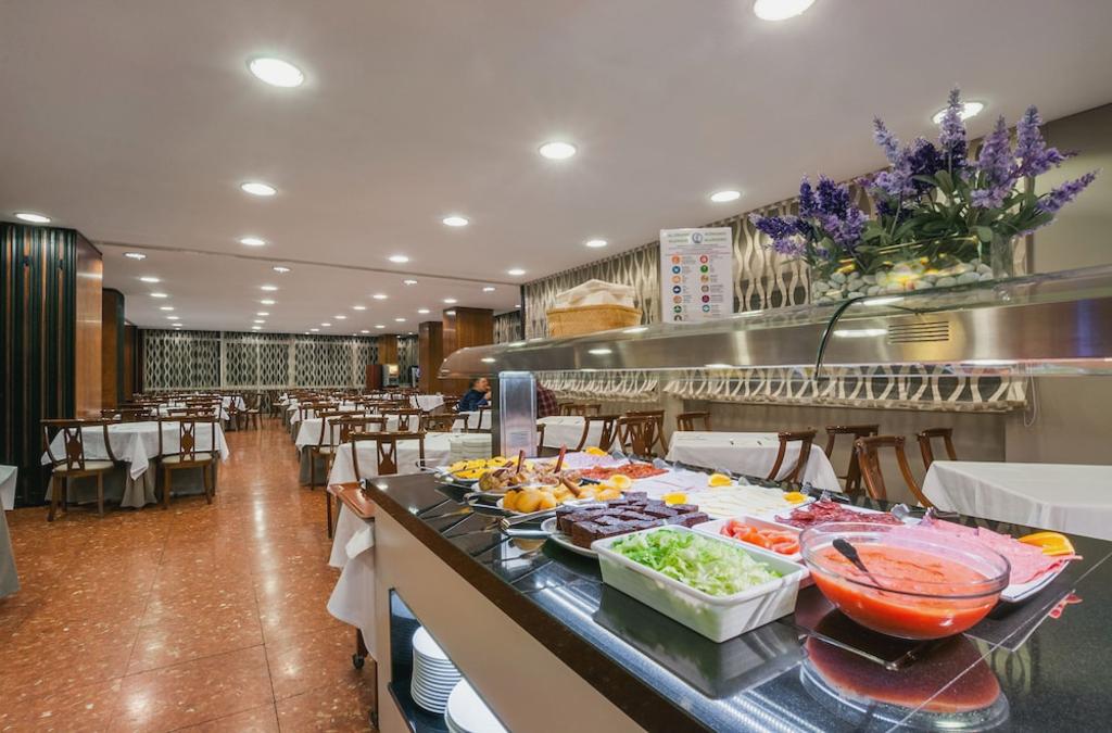 Semana Santa en Reus con posibilidad de Port Aventura y ferrari land - Hotel Gaudi