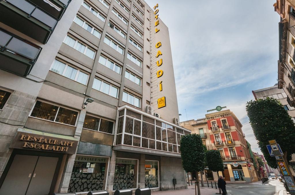 Semana Santa en Reus con posibilidad de Port Aventura y ferrari land - Hotel Gaudi