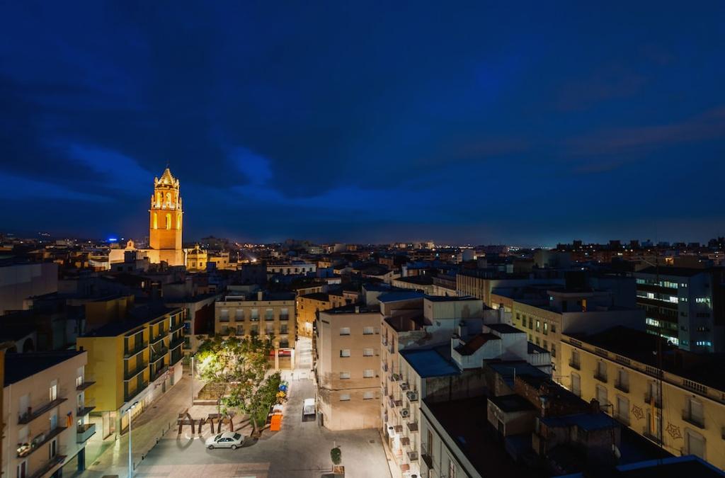Semana Santa en Reus con posibilidad de Port Aventura y ferrari land - Hotel Gaudi