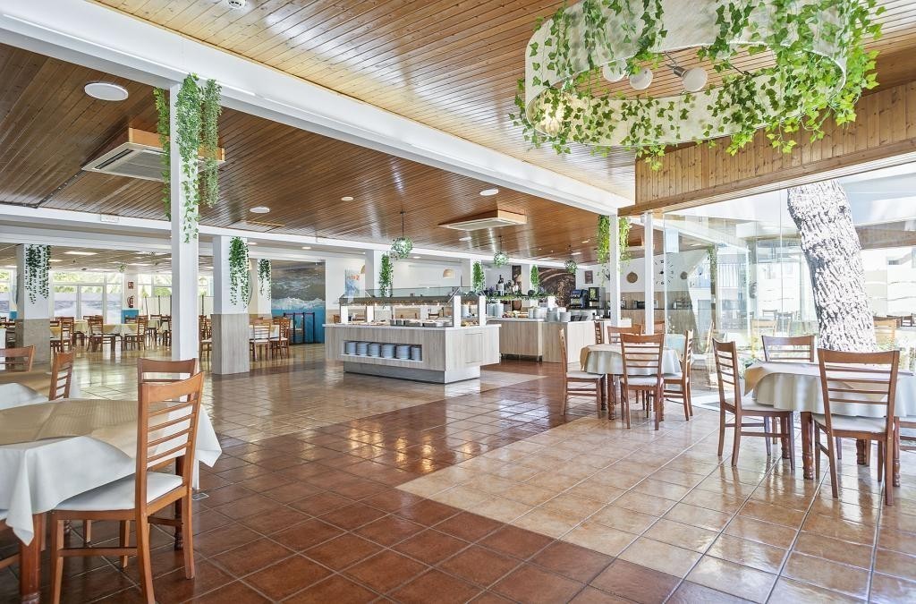 ¡Salou en apartamento renovado! Entradas a PortAventura World® incluidas - Apartamentos Inter 2