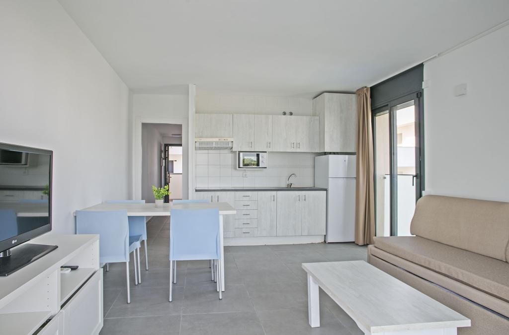 ¡Salou en apartamento renovado! Entradas a PortAventura World® incluidas - Apartamentos Inter 2