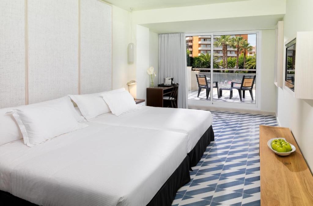 Adults Only! Costa Dorada in luxury 4* hotel