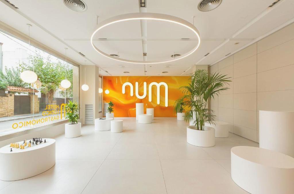 Num Hotel