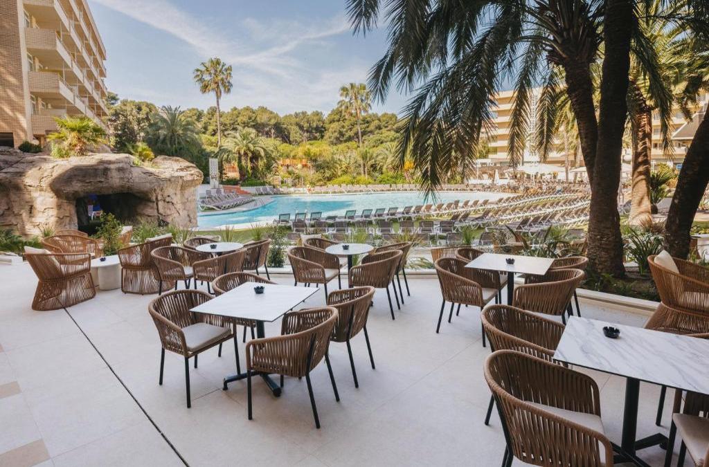 Especial para famílias! Hotel com tudo incluído e escorregas em Salou