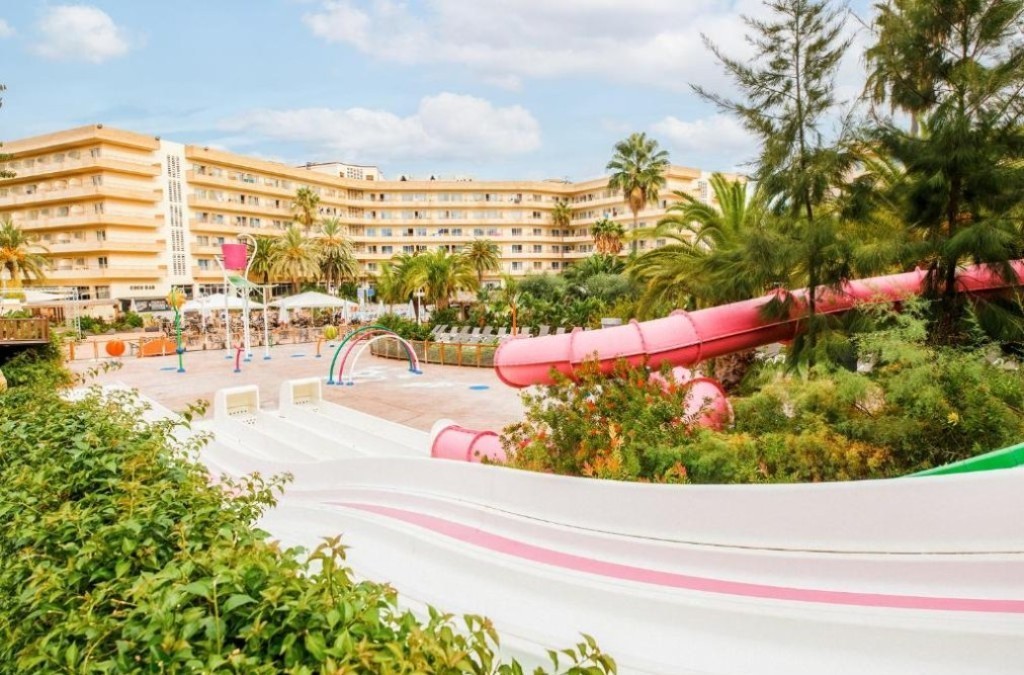 Salou Family Deal! 1st Child stays FREE, 2nd at -50%!