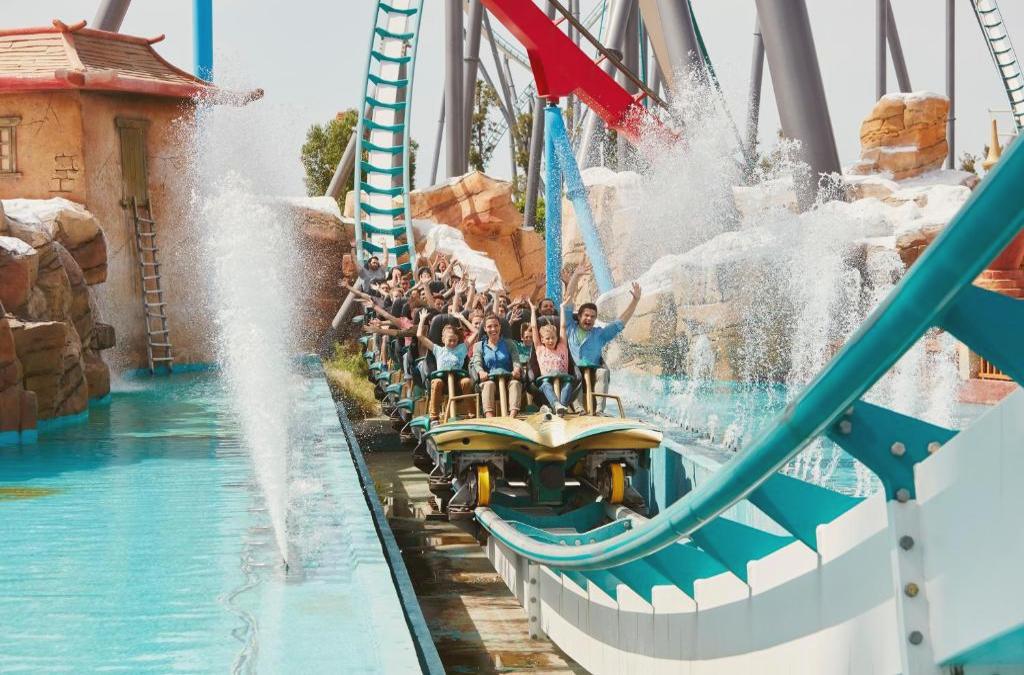 Salou + PortAventura World: ¡Adrenalina, diversión y emoción sin límites!