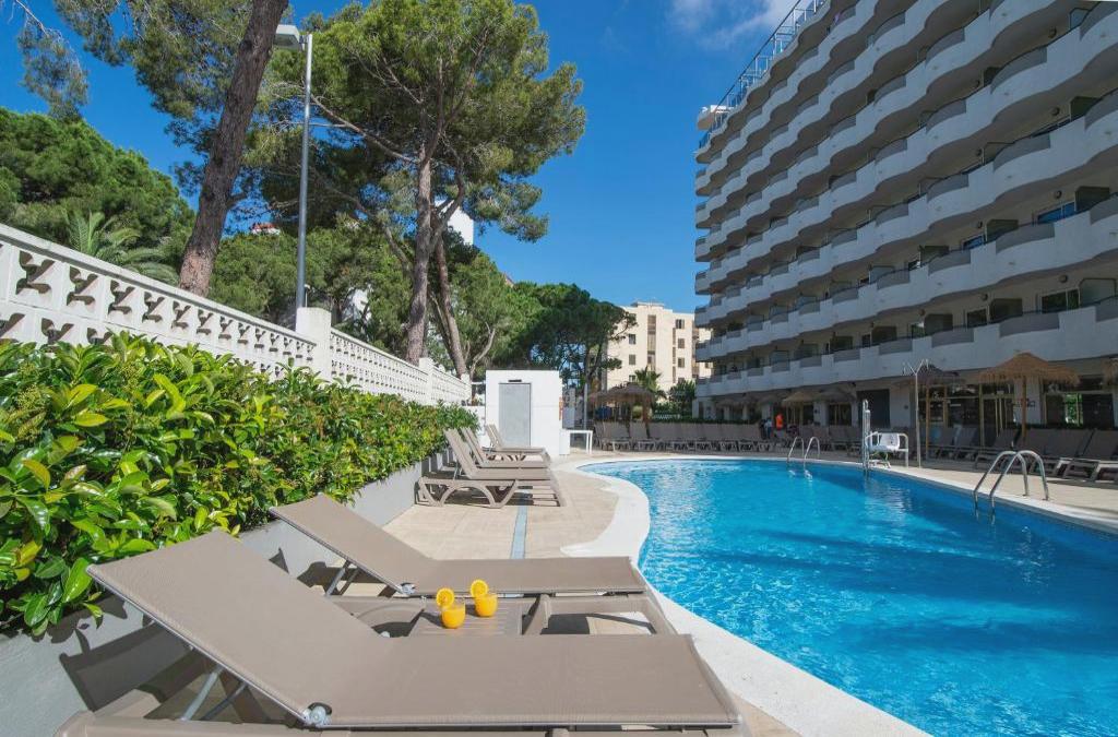 Disfruta del ritmo de Salou en hotel 3* Adults Recommended