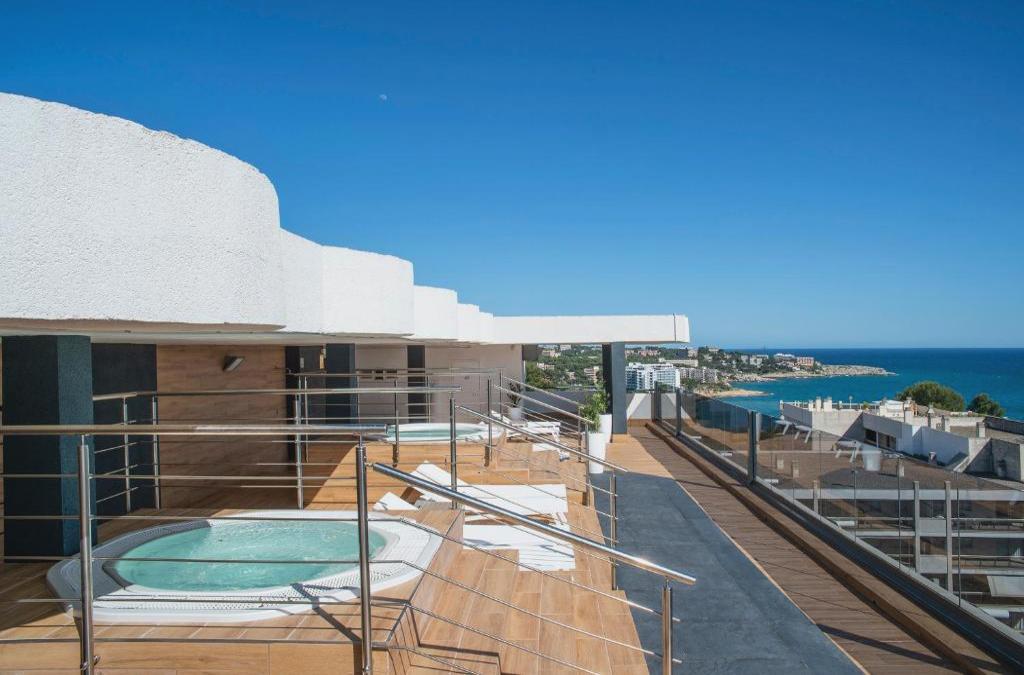 Disfruta del ritmo de Salou en hotel 3* Adults Recommended - Hotel Salou Sunset by Pierre & Vacances - Adults Recommended