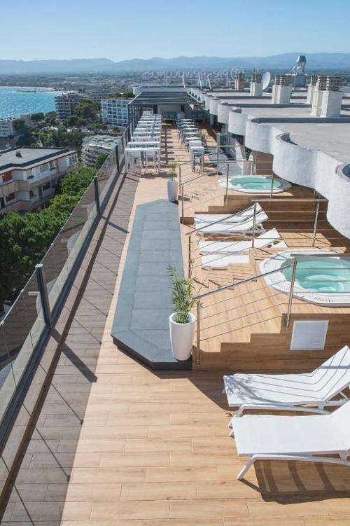 Disfruta del ritmo de Salou en hotel 3* Adults Recommended