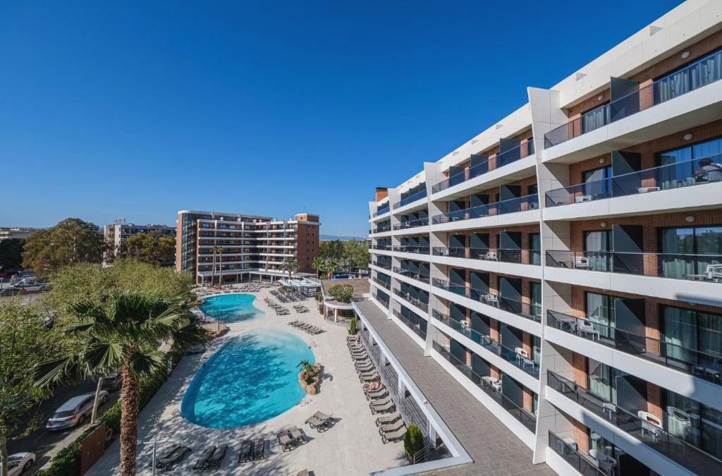 Golden beaches and family fun in Salou