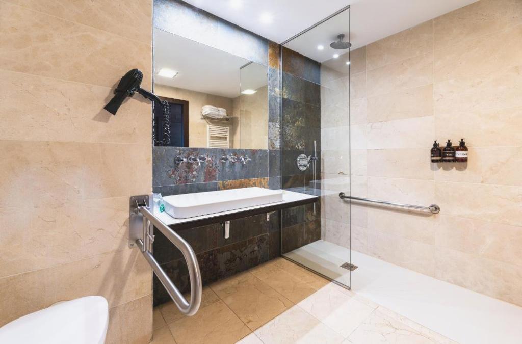 Naturaleza, calma y burbujas en Santa Coloma de Farners: hotel 4* con spa incluido - Hotel Mas Sola