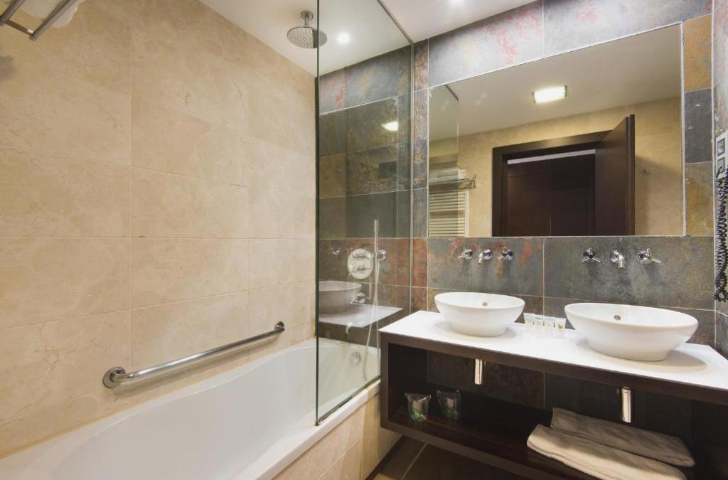Naturaleza, calma y burbujas en Santa Coloma de Farners: hotel 4* con spa incluido - Hotel Mas Sola