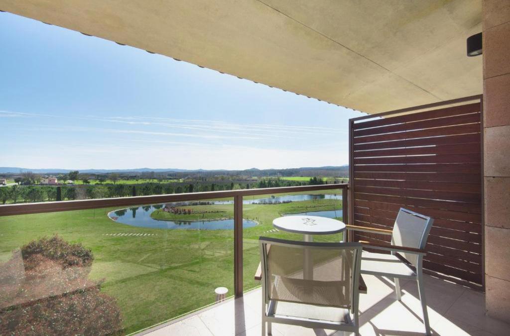 Naturaleza, calma y burbujas en Santa Coloma de Farners: hotel 4* con spa incluido - Hotel Mas Sola