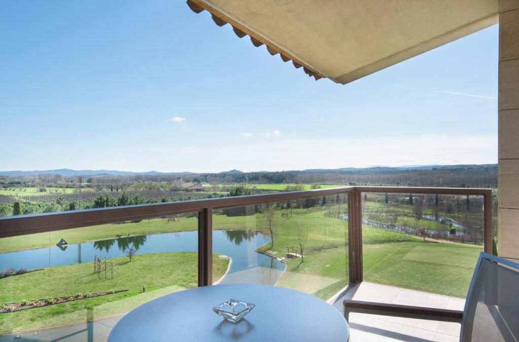 Naturaleza, calma y burbujas en Santa Coloma de Farners: hotel 4* con spa incluido - Hotel Mas Sola