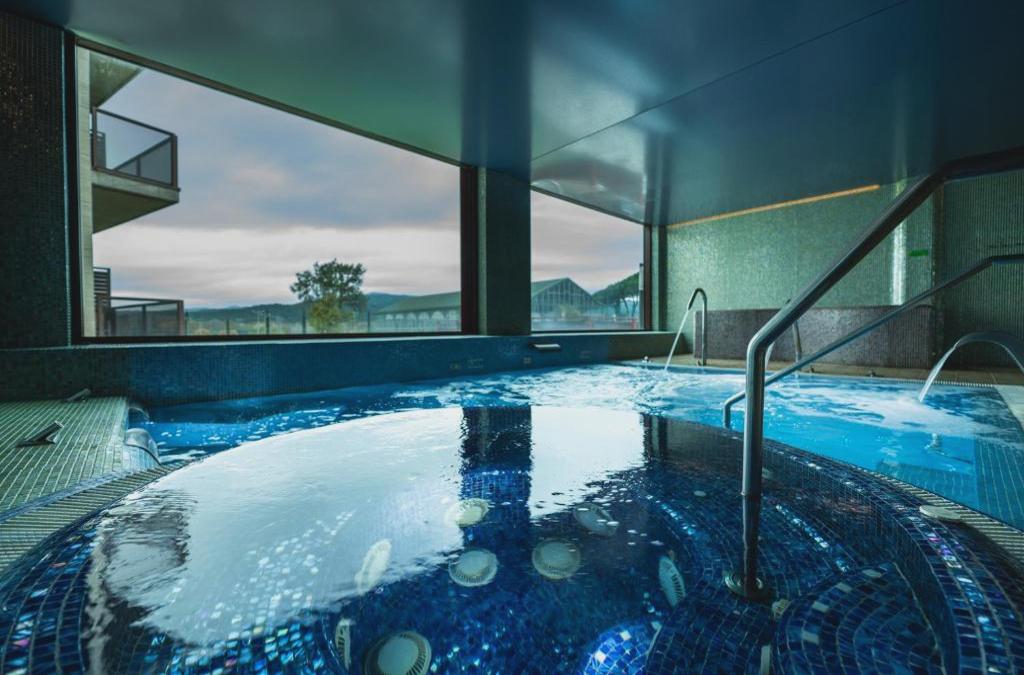 Naturaleza, calma y burbujas en Santa Coloma de Farners: hotel 4* con spa incluido - Hotel Mas Sola
