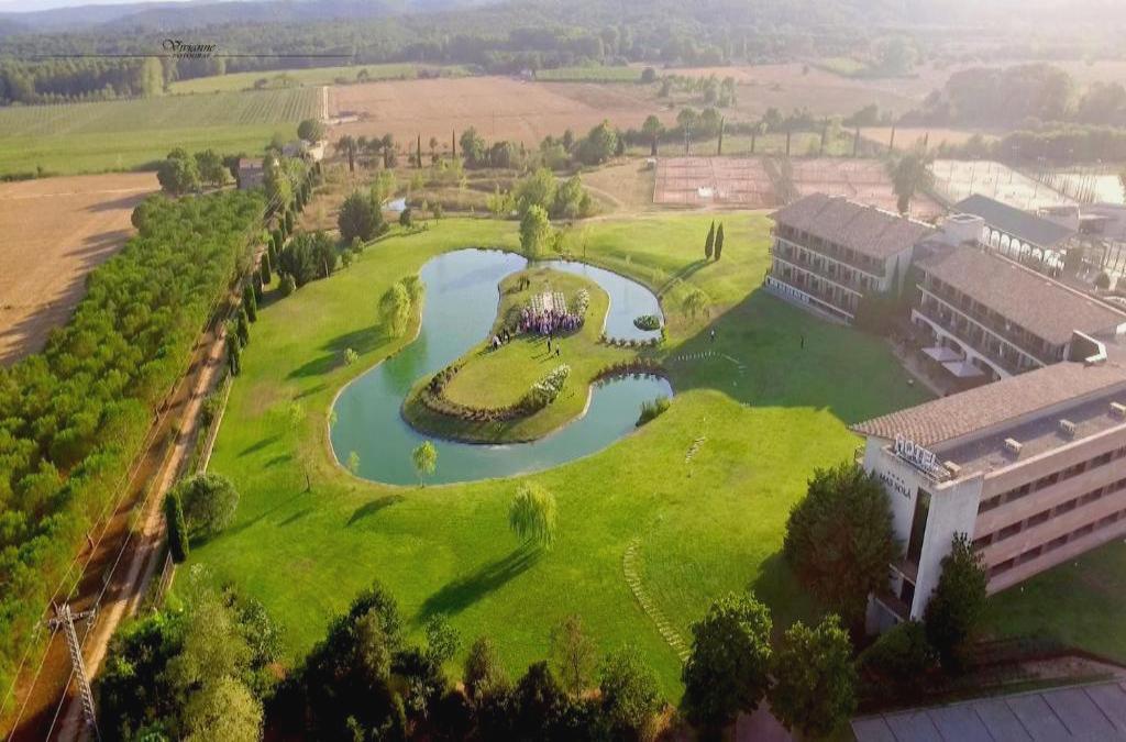 Naturaleza, calma y burbujas en Santa Coloma de Farners: hotel 4* con spa incluido - Hotel Mas Sola