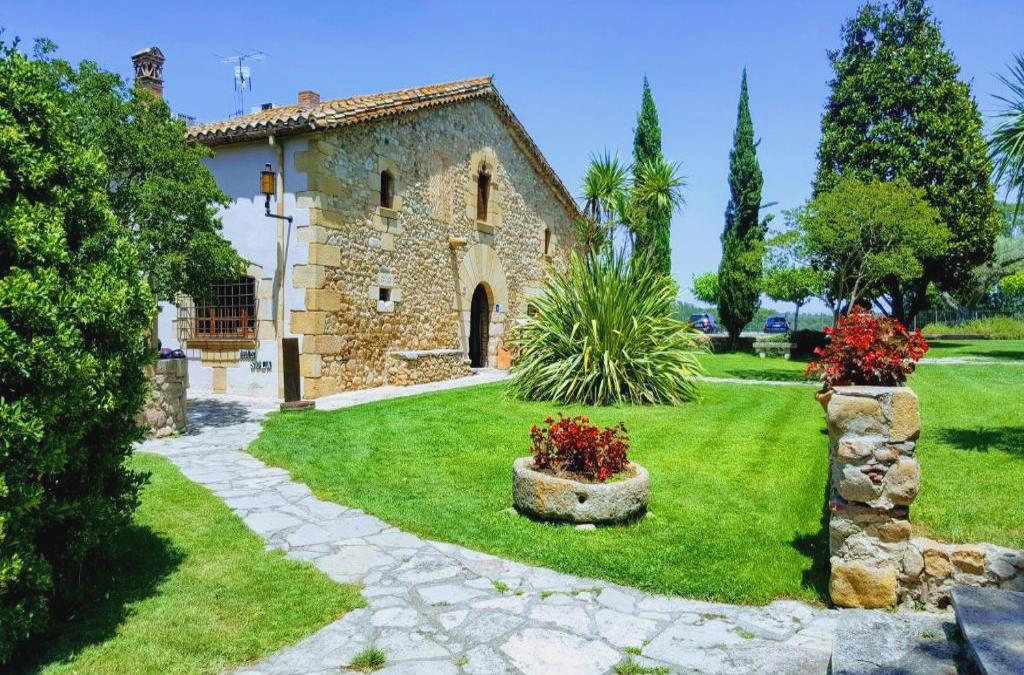Naturaleza, calma y burbujas en Santa Coloma de Farners: hotel 4* con spa incluido - Hotel Mas Sola