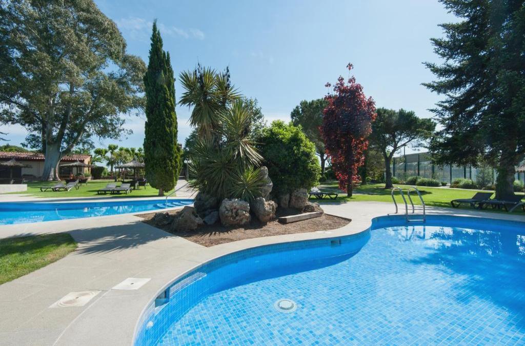 Naturaleza, calma y burbujas en Santa Coloma de Farners: hotel 4* con spa incluido - Hotel Mas Sola