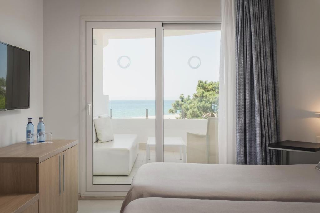 Adults Only: Hotel 4* en Santa Susana con Media Pensión - (ThePlace) Mar Mediterrania