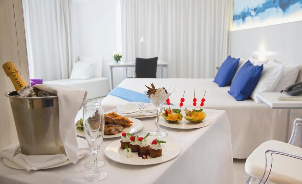 Adults Only: Hotel 4* en Santa Susana con Media Pensión - (ThePlace) Mar Mediterrania
