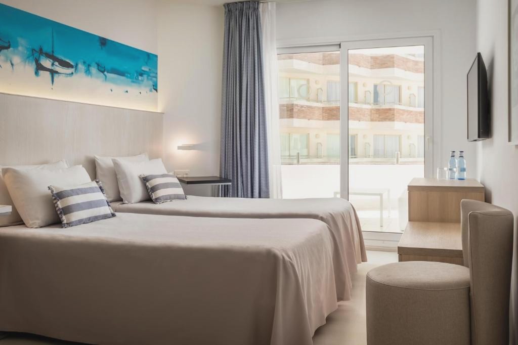 Adults Only: Hotel 4* en Santa Susana con Media Pensión - (ThePlace) Mar Mediterrania