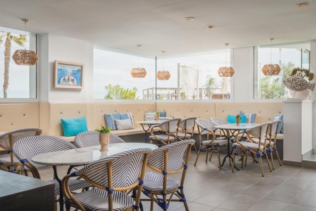 Adults Only: Hotel 4* en Santa Susana con Media Pensión - (ThePlace) Mar Mediterrania