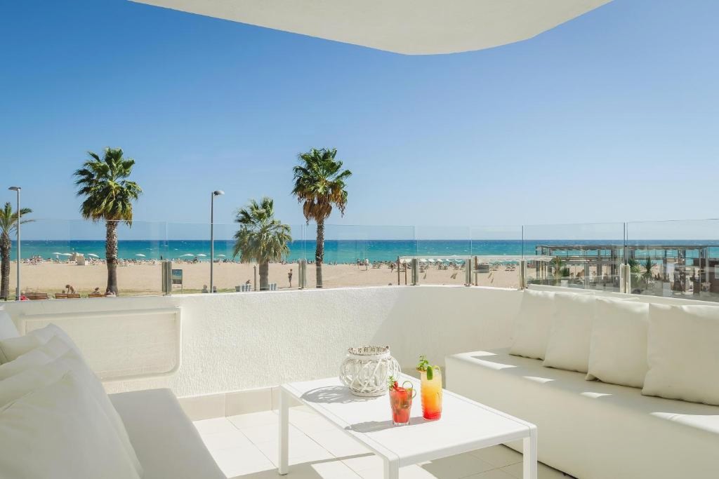Adults Only: Hotel 4* en Santa Susana con Media Pensión - (ThePlace) Mar Mediterrania