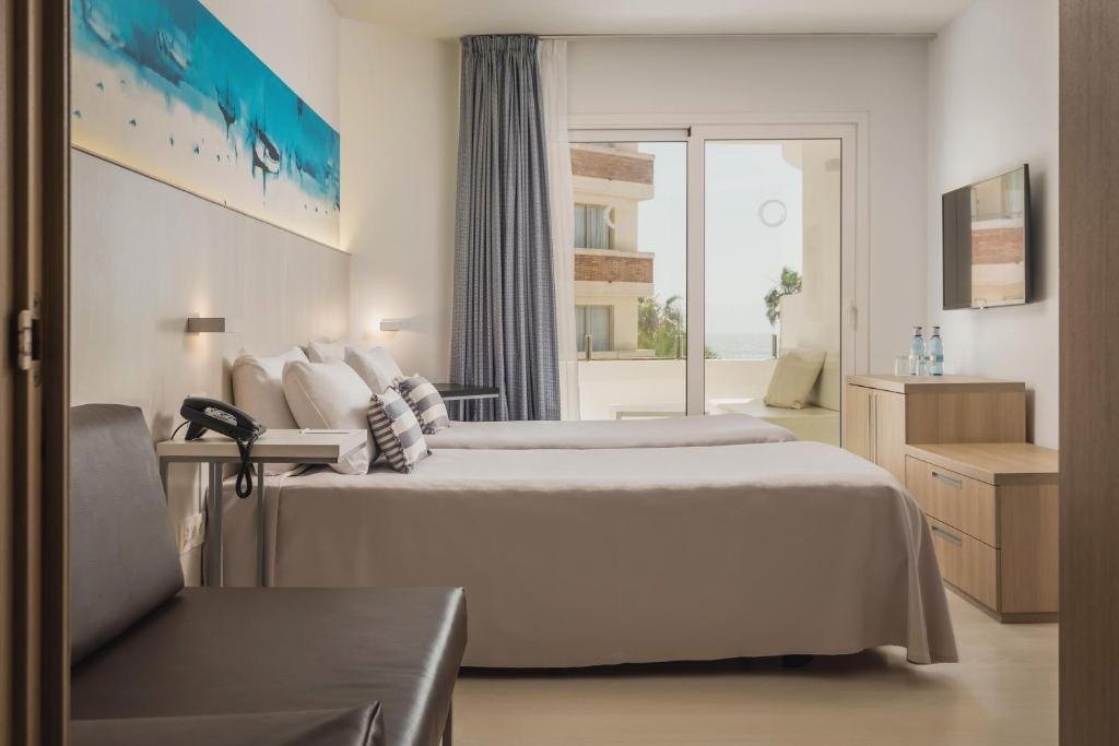 Adults Only: Hotel 4* en Santa Susana con Media Pensión - (ThePlace) Mar Mediterrania
