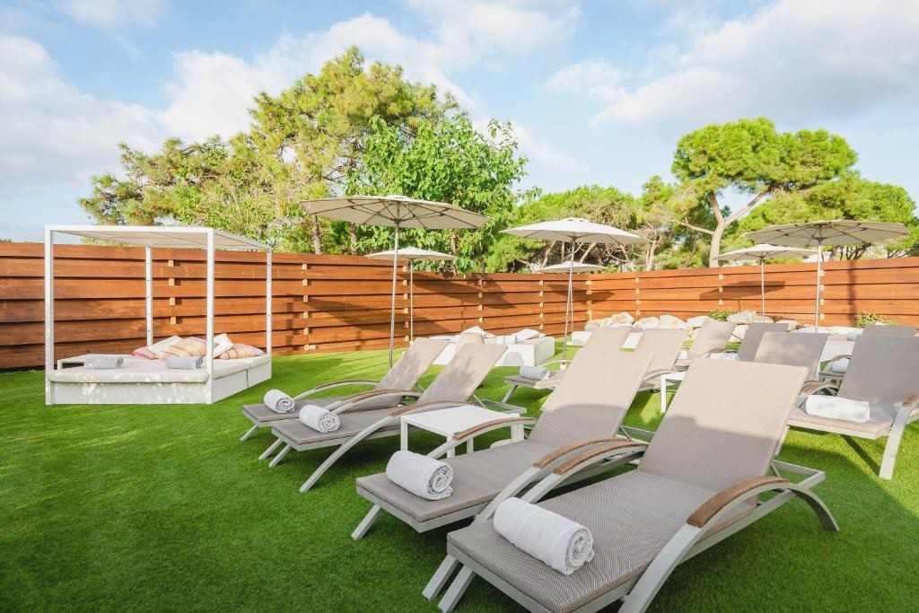 Adults Only: Hotel 4* en Santa Susana con Media Pensión