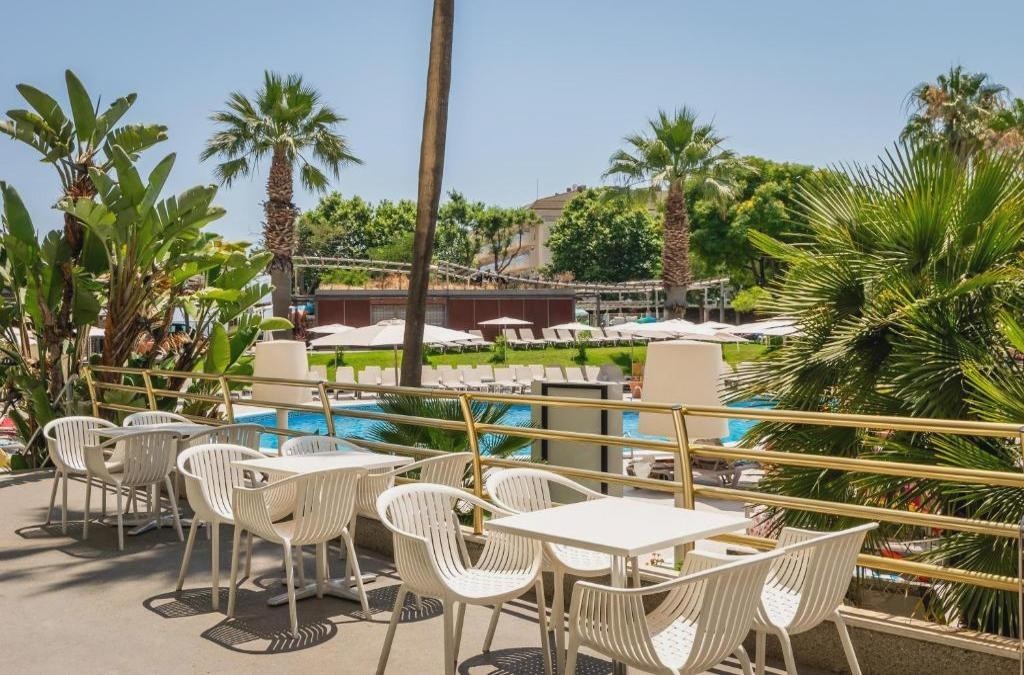 Alójate en un hotel 4* superior recién reformado en la Costa del Maresme - Hotel Alegria El Mar 4* SUP