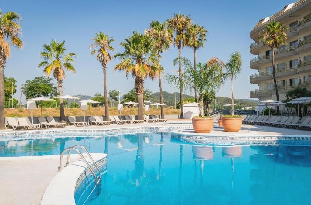 Alójate en un hotel 4* superior recién reformado en la Costa del Maresme - Hotel Alegria El Mar 4* SUP