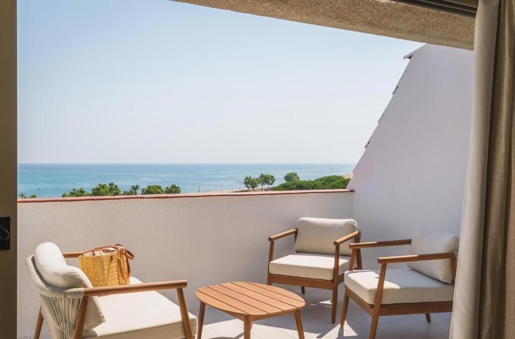 Alójate en un hotel 4* superior recién reformado en la Costa del Maresme - Hotel Alegria El Mar 4* SUP