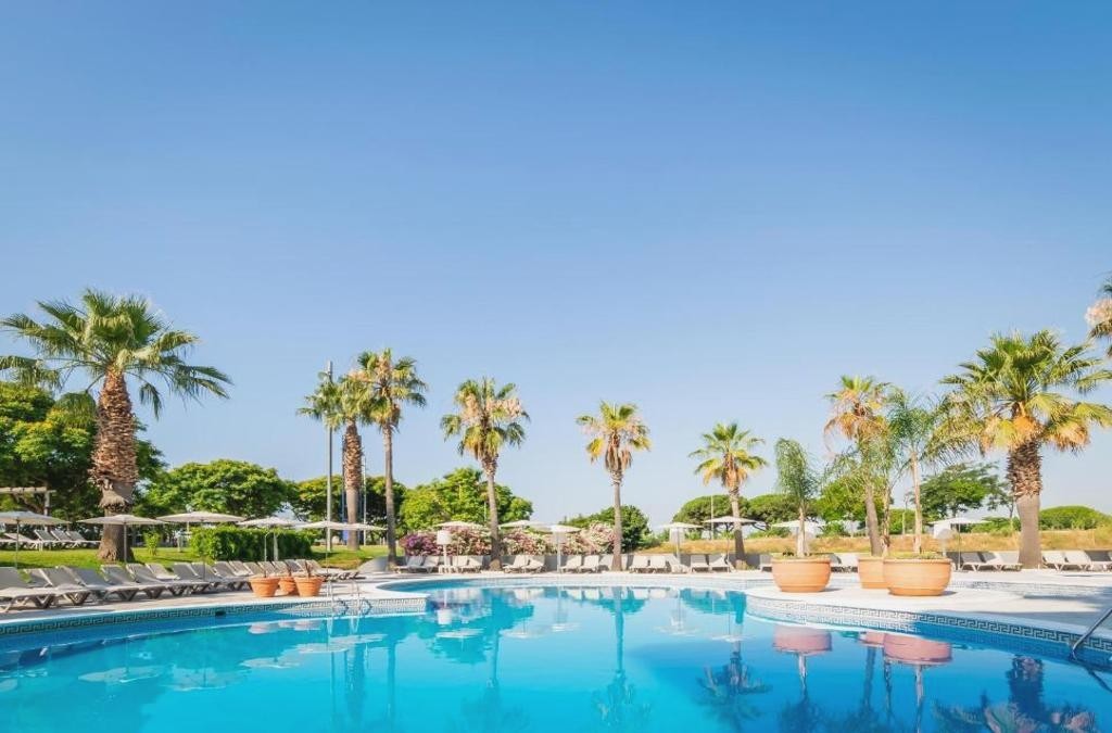 Alójate en un hotel 4* superior recién reformado en la Costa del Maresme - Hotel Alegria El Mar 4* SUP