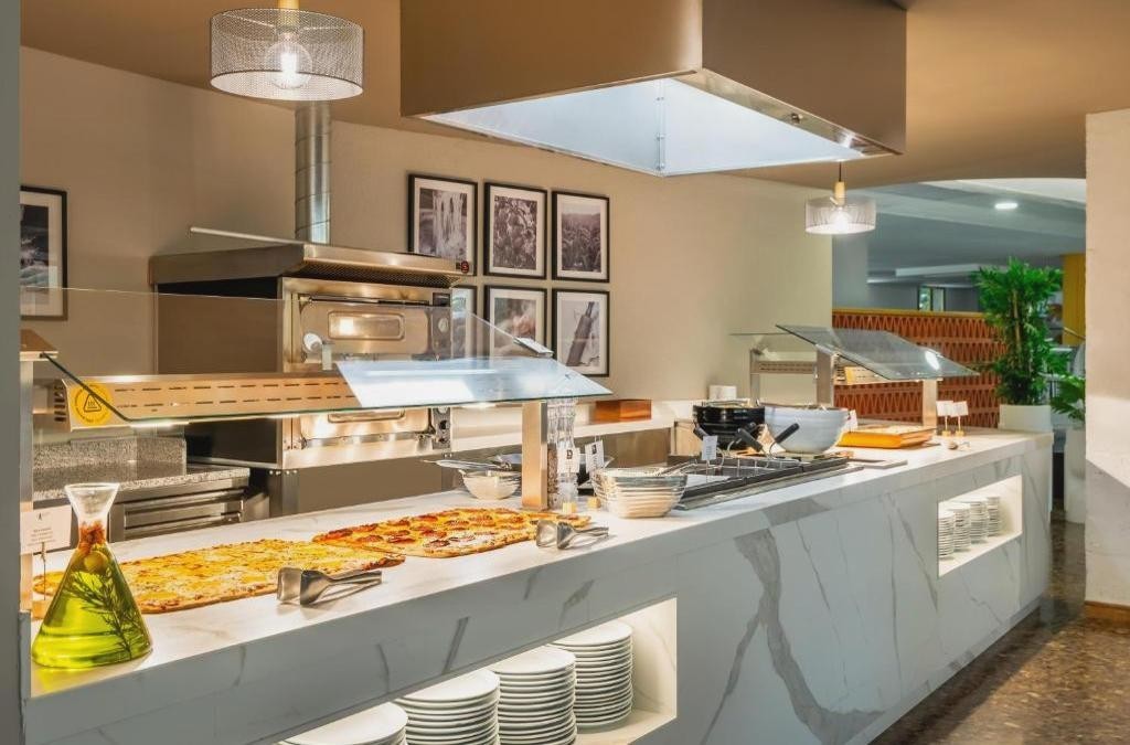 Alójate en un hotel 4* superior recién reformado en la Costa del Maresme - Hotel Alegria El Mar 4* SUP