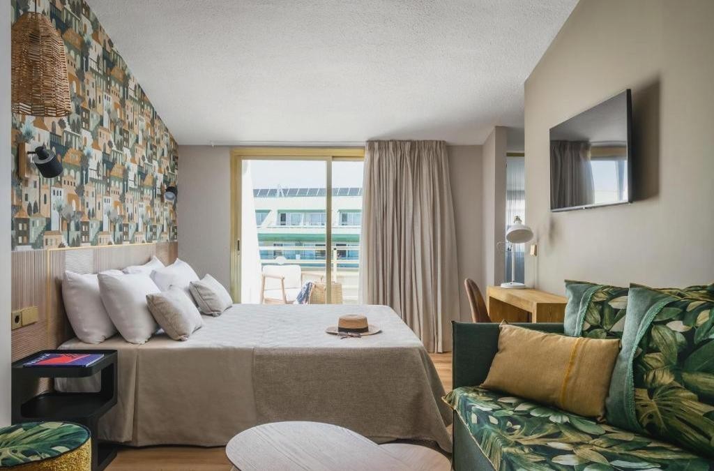 Alójate en un hotel 4* superior recién reformado en la Costa del Maresme - Hotel Alegria El Mar 4* SUP