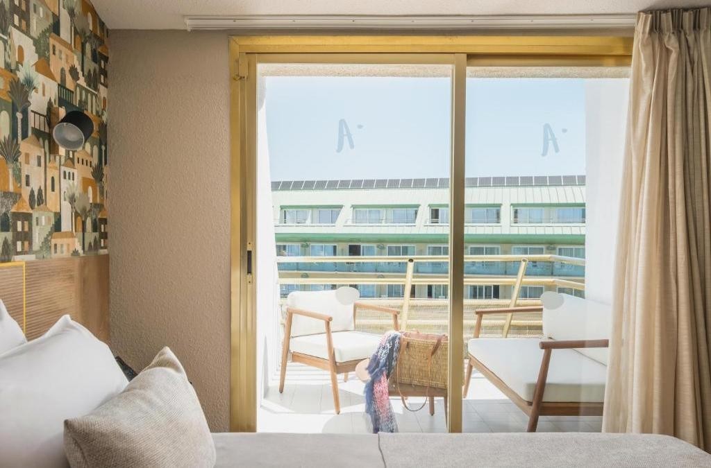 Alójate en un hotel 4* superior recién reformado en la Costa del Maresme - Hotel Alegria El Mar 4* SUP
