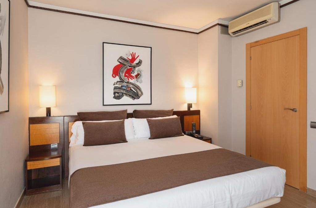 Sitges en hotel 4* y alojado en habitación deluxe - Estela Barcelona