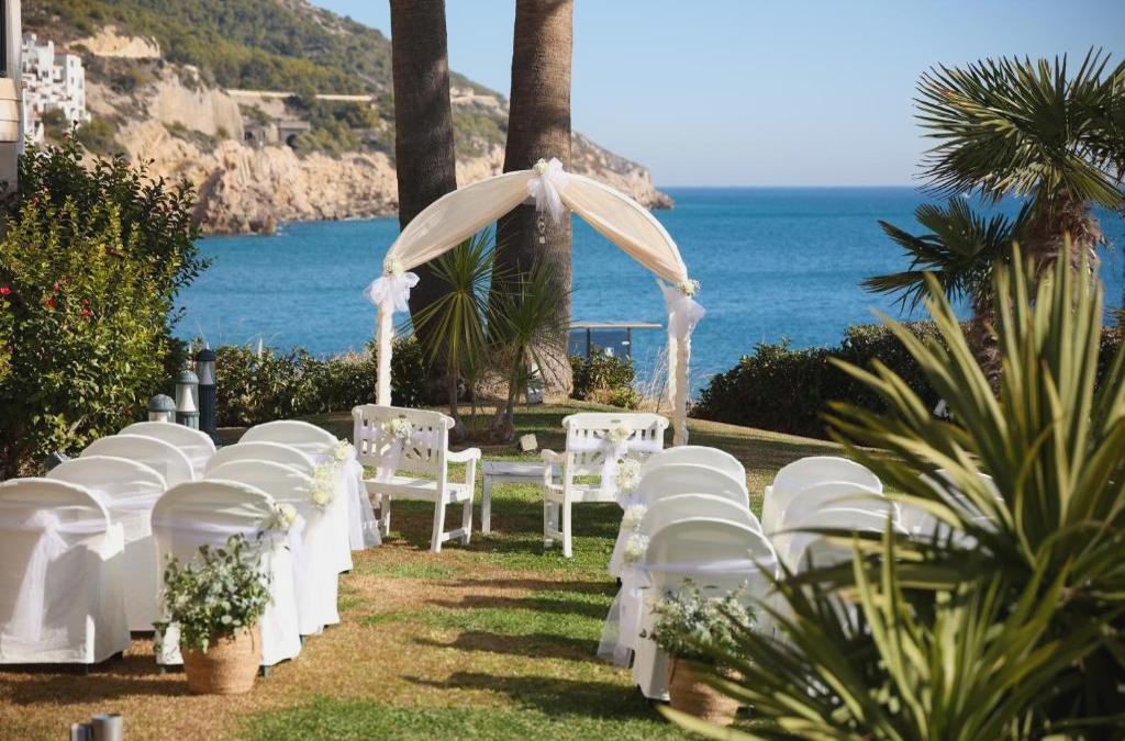 Sitges en hotel 4* y alojado en habitación deluxe - Estela Barcelona