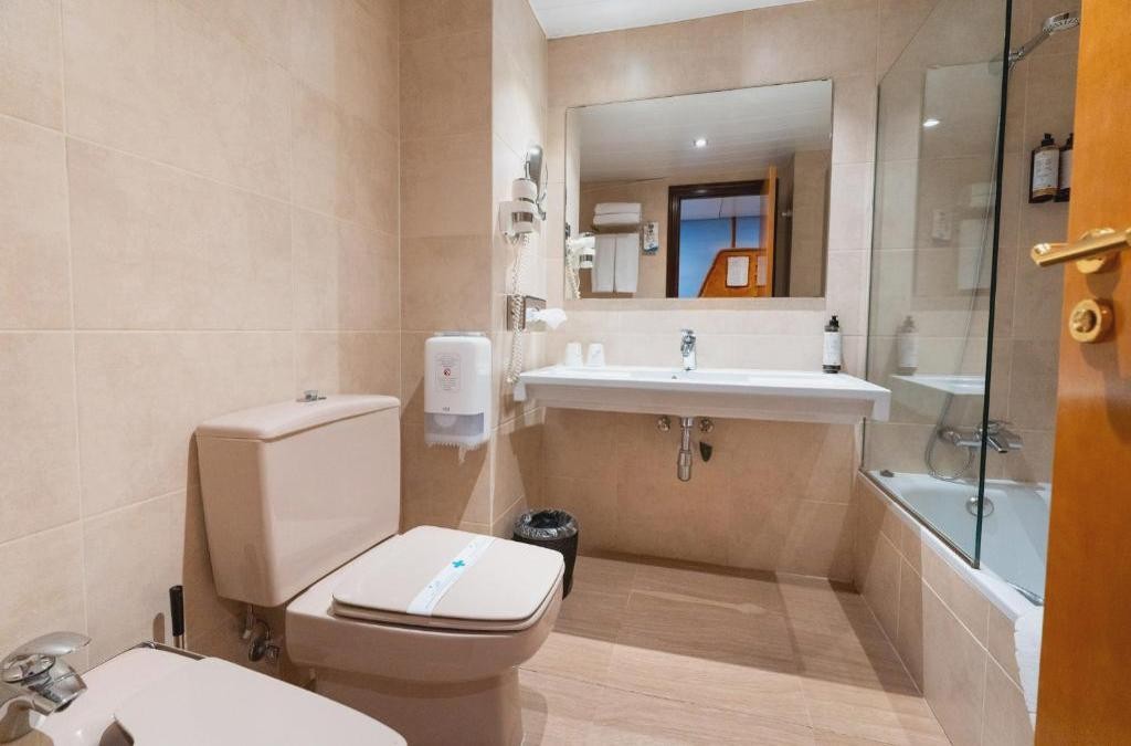 Sitges en hotel 4* y alojado en habitación deluxe - Estela Barcelona