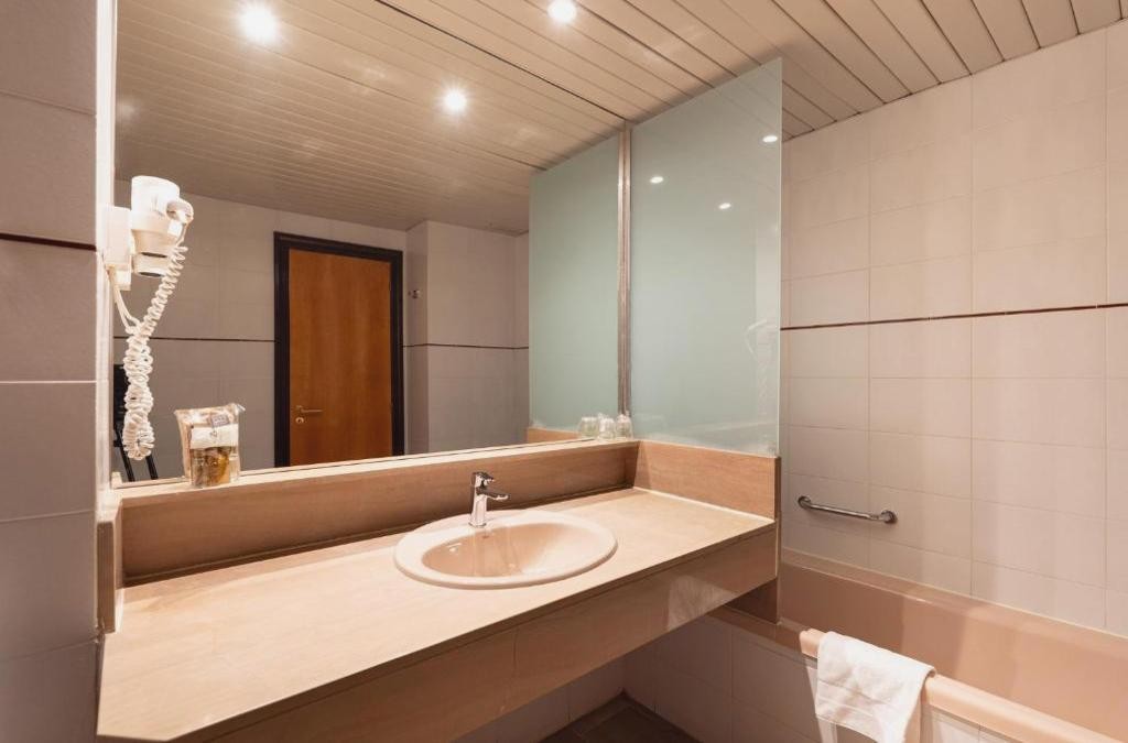 Sitges en hotel 4* y alojado en habitación deluxe - Estela Barcelona