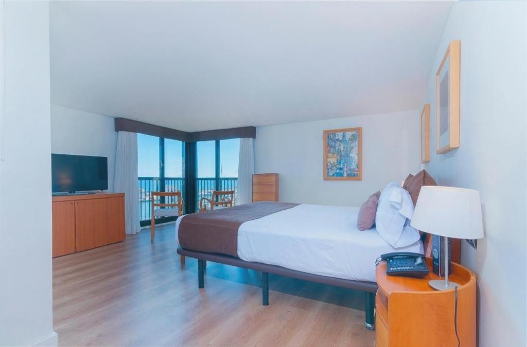 Sitges en hotel 4* y alojado en habitación deluxe - Estela Barcelona