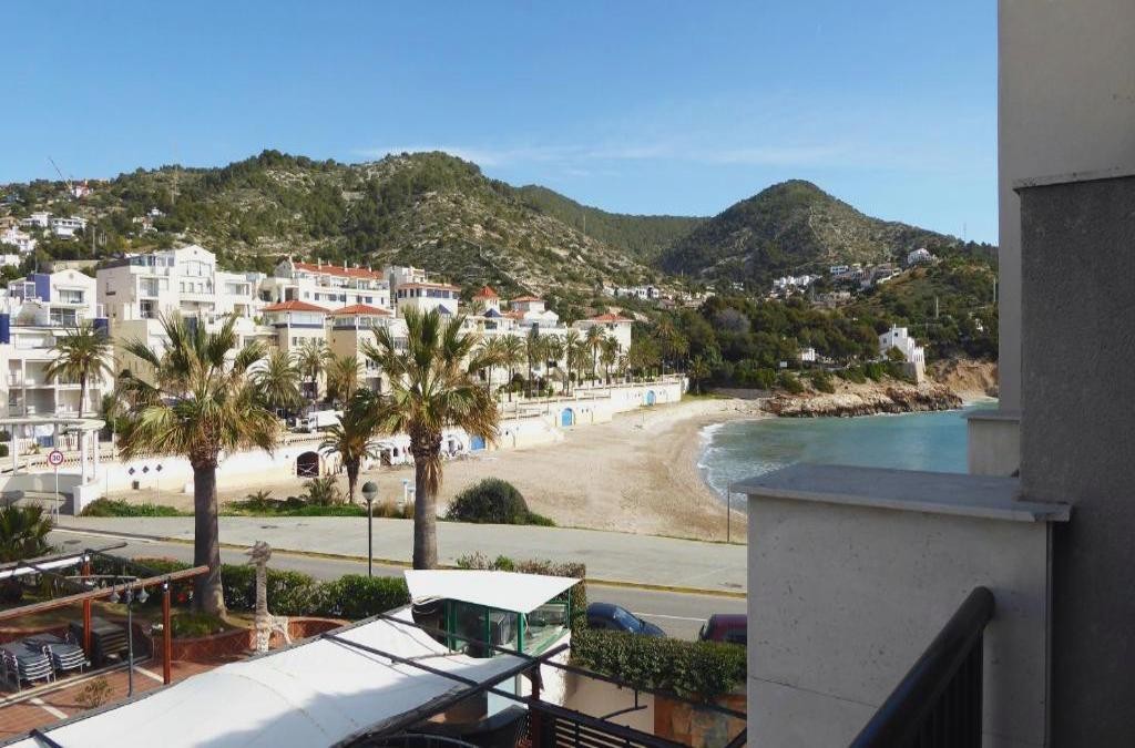 Sitges en hotel 4* y alojado en habitación deluxe - Estela Barcelona