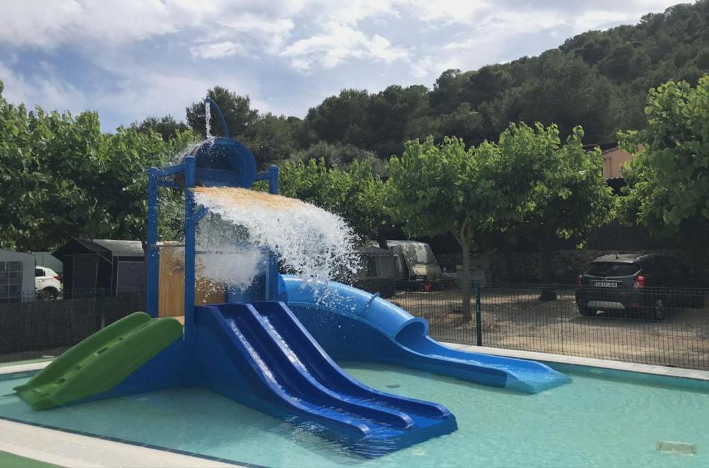 Disfruta de tu bungalow en Tamarit con acceso al spa incluido