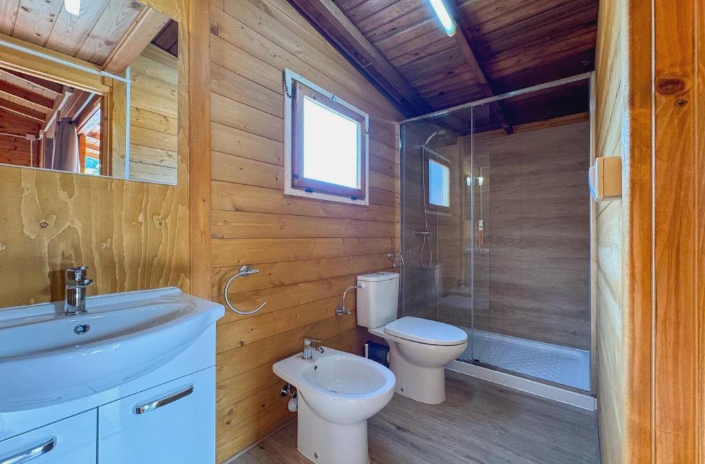 Enjoy your bungalow in Tamarit with access to the spa included.