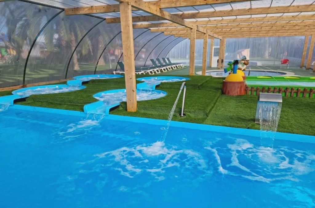 Disfruta de tu bungalow en Tamarit con acceso al spa incluido - Mediterrani Natura Spa Resort
