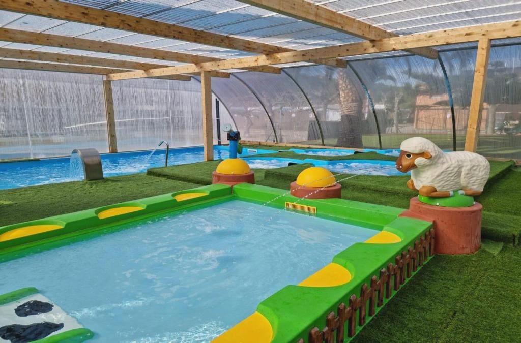 Disfruta de tu bungalow en Tamarit con acceso al spa incluido - Mediterrani Natura Spa Resort