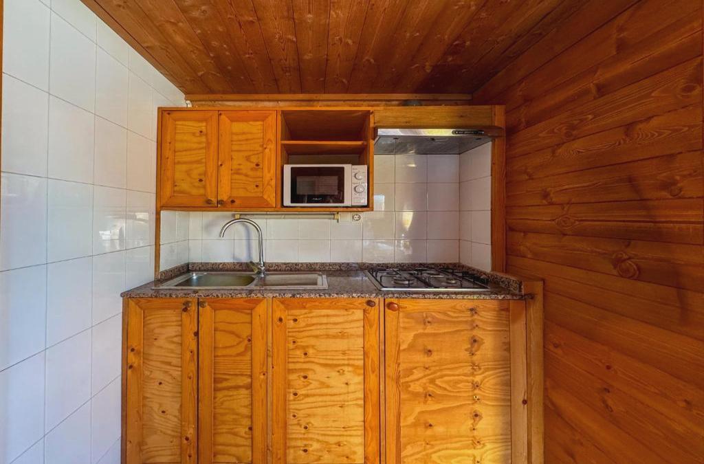 Enjoy your bungalow in Tamarit with access to the spa included.