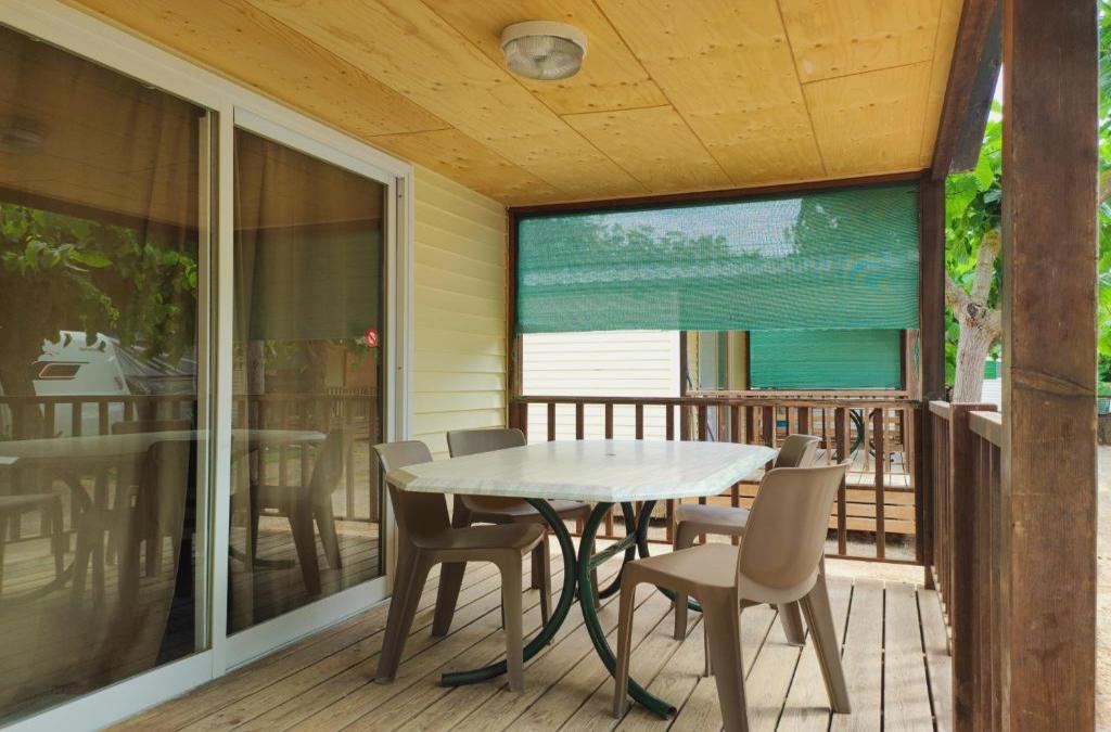Disfruta de tu bungalow en Tamarit con acceso al spa incluido - Mediterrani Natura Spa Resort