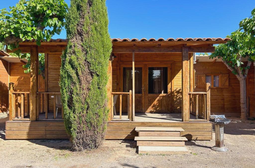 Disfruta de tu bungalow en Tamarit con acceso al spa incluido