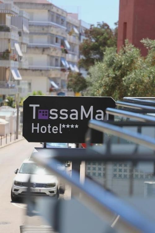Disfruta de Tossa de Mar con Pensión Completa - Hotel Tossamar